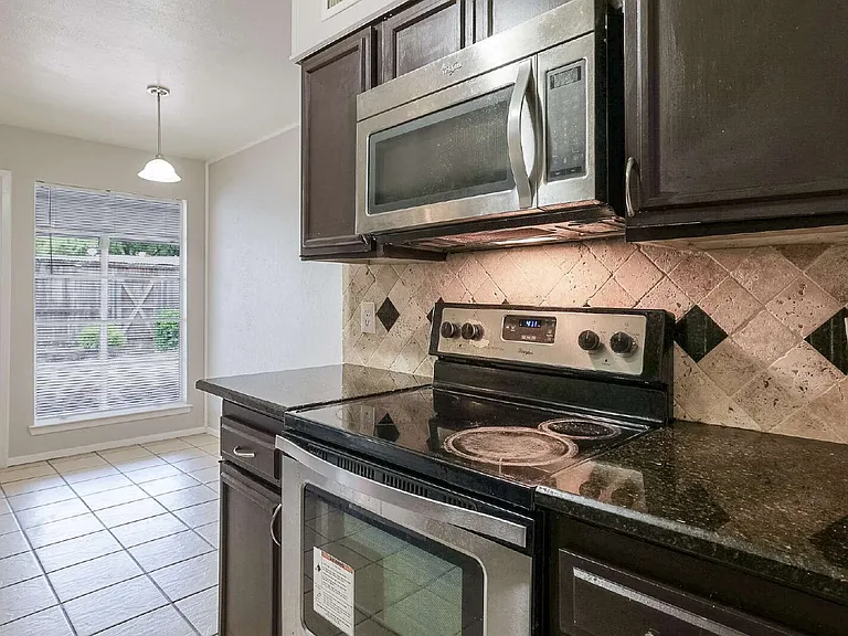 13619 Flagstone Ln — Photo 10