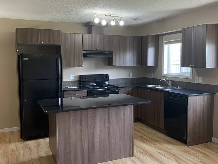 248 Edwards Dr SW — Photo 7
