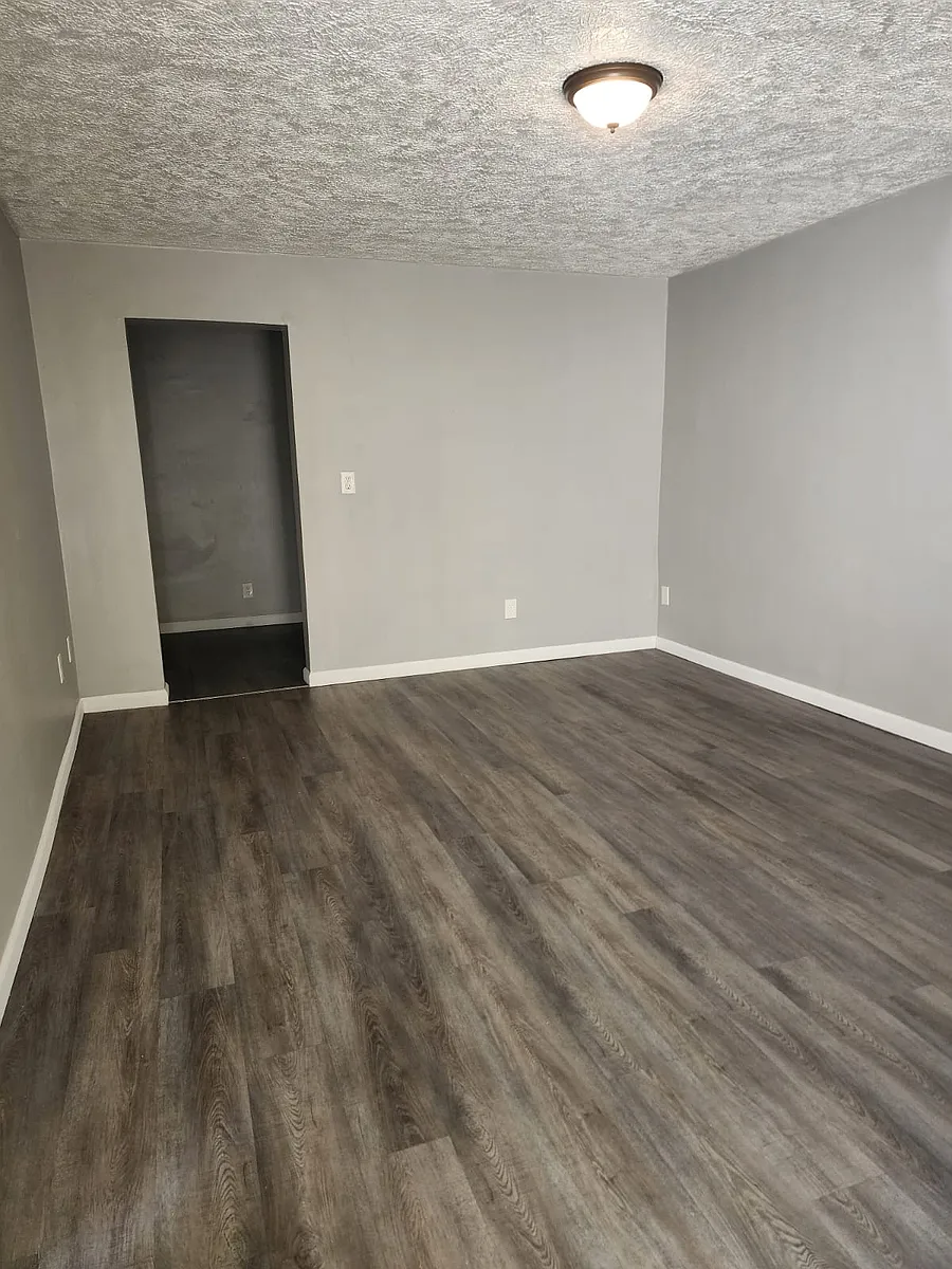 Building Photo - 929 4th Ave #2