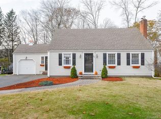 24 Barn Hill Rd, Bloomfield, CT 06002