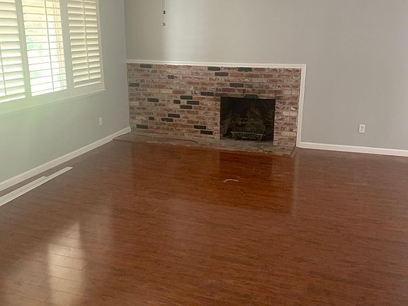 Living Room w/Fireplace