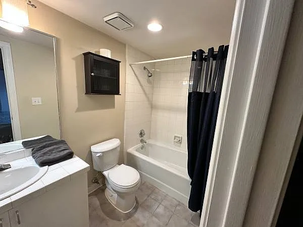 1 bed, 2054 sqft, $975 — Photo 3