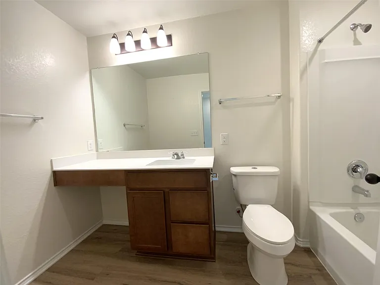 908 Solitude Dr — Photo 23