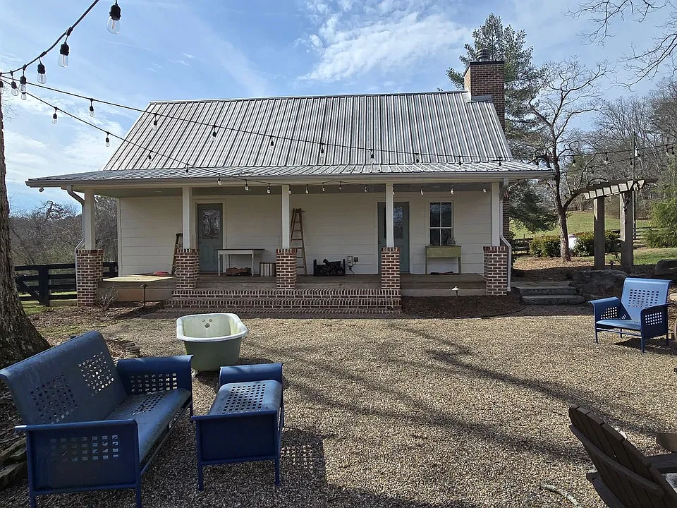 812 Bessie Ln
