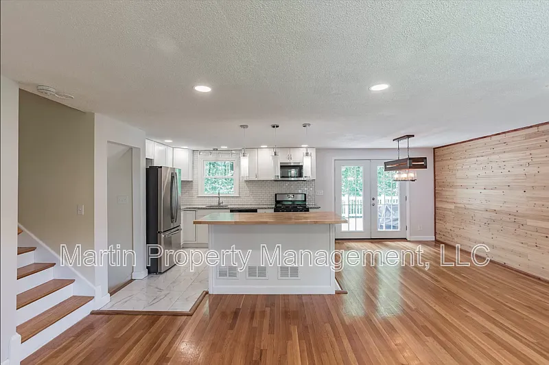 12 Joyce Rd