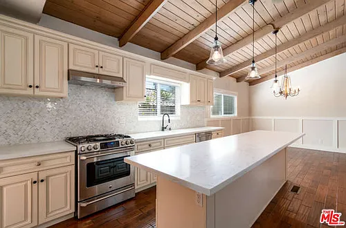 1604 Oak Ave Photo 1