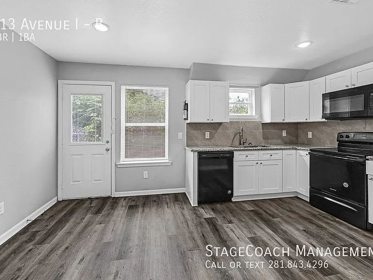 513 Avenue I #B — Photo 1