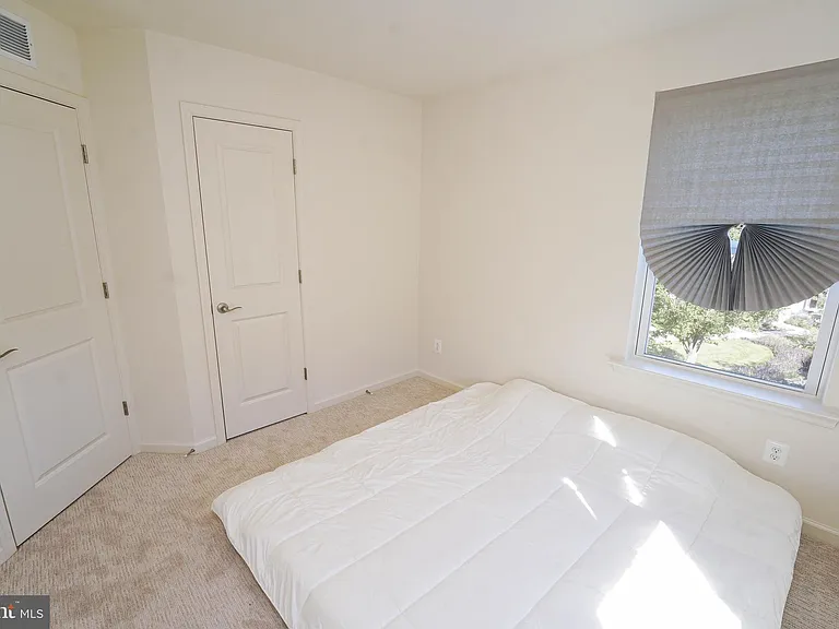 414 Waterfield Ct — Photo 47