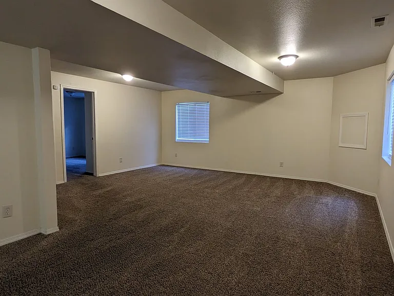 5444 Hicks Dr — Photo 15