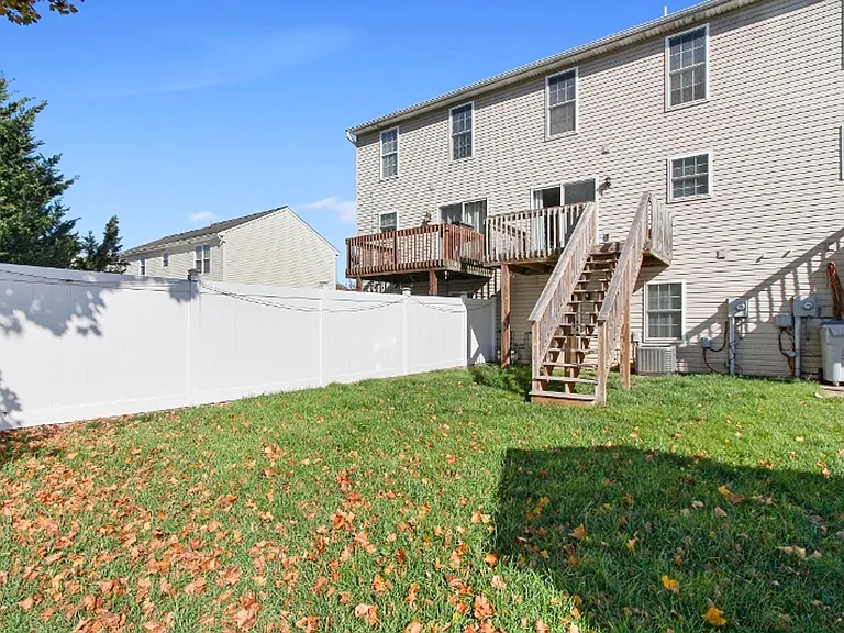 36 Taylor Dr — Photo 27