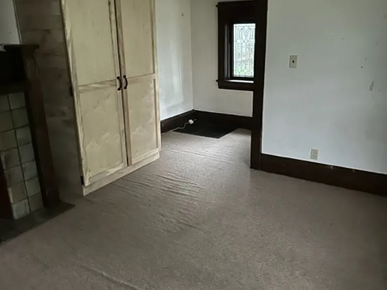 605 E Buchtel Ave — Photo 5