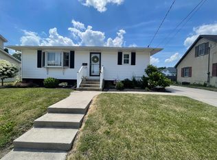 1110 Pike St, Peru, IL 61354