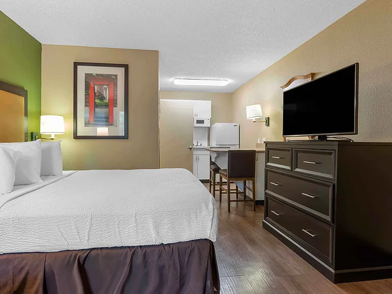 Studio Suite - 1 Queen Bed