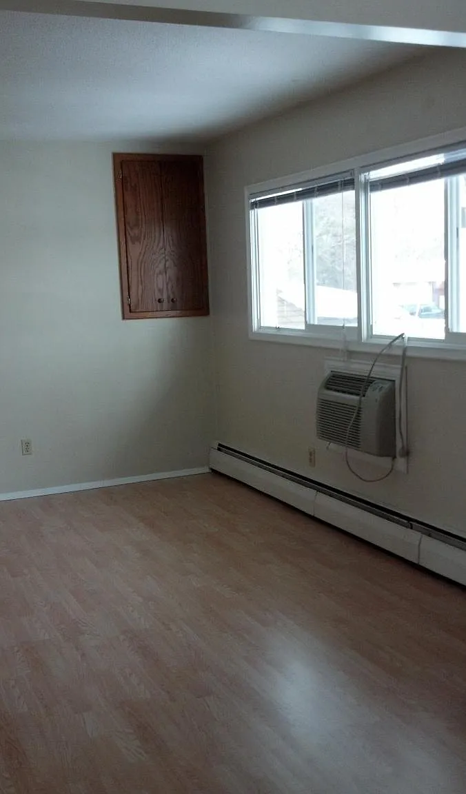 2 bed, 900 sqft, $950 — Photo 3