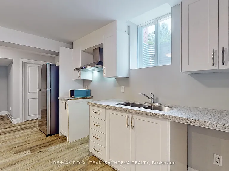 36 Kennett Dr — Photo 7