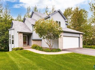4185 Ridge Cir, Hermantown, MN 55811
