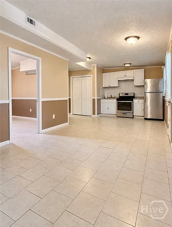 3 bed, 1.0 bath, 800 sqft, $1,500 — Photo 3