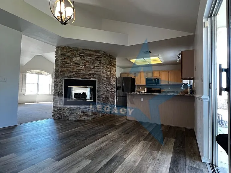 703 City View Dr — Photo 8
