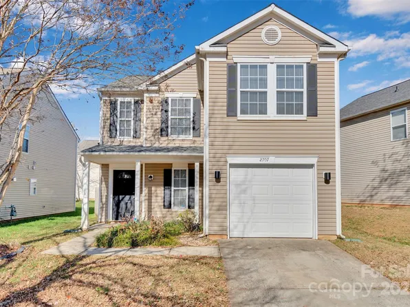 2707 Cochrane Dr, Charlotte, NC 28269