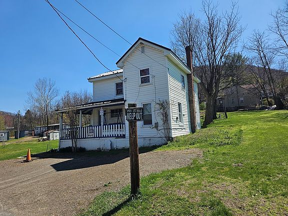 2nd image of 1352 Plum St