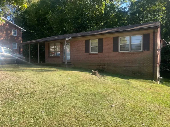 141 Starmont Dr, Danville, VA 24540