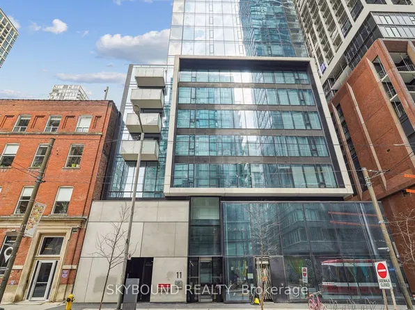 11 Charlotte St #608, Toronto, ON M5V 0M6