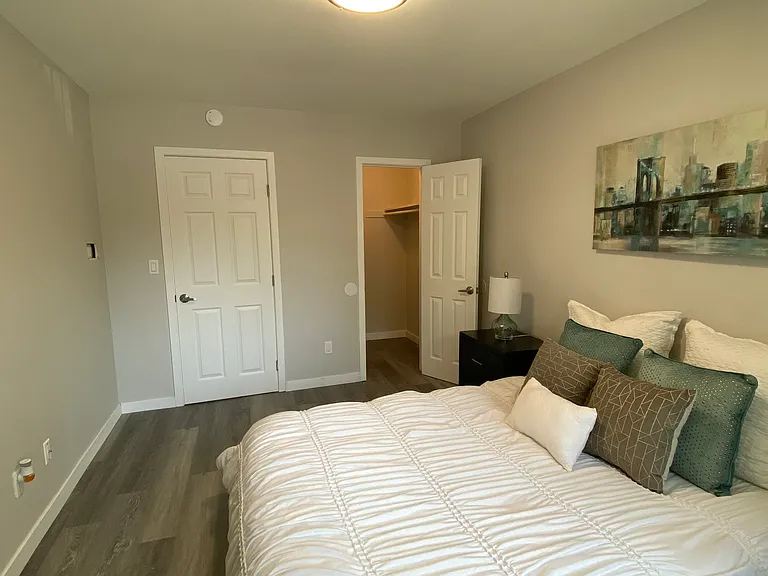 The Atherton Apartments — Photo 29
