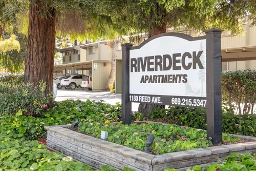 Riverdeck Apartments Photo 1