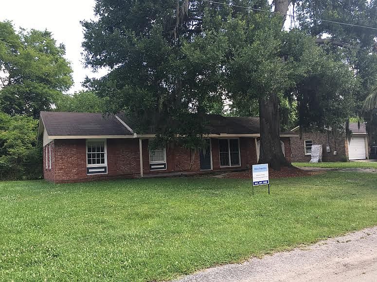 1st image of 231 Sprucewood Dr