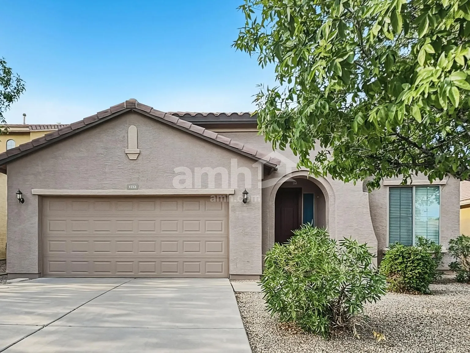 3 bed, 2.0 bath, 1853 sqft, $2,050 — Photo 1