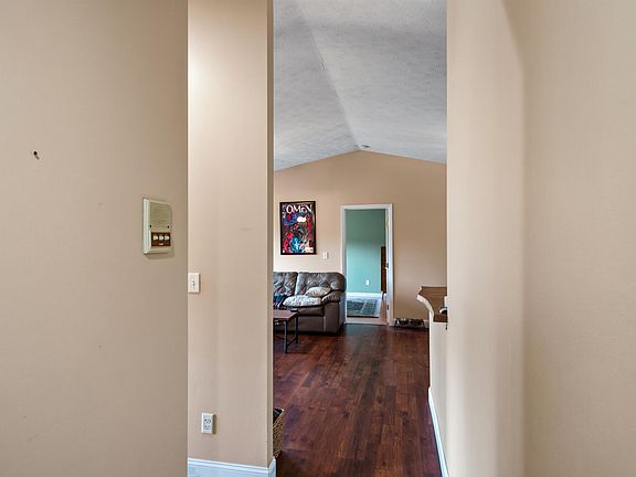 4th image of 70 Creekwood Dr Unit 12