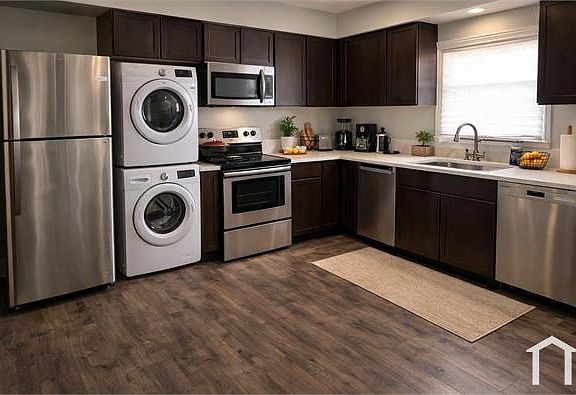 3rd image of 6381 W Outer Dr