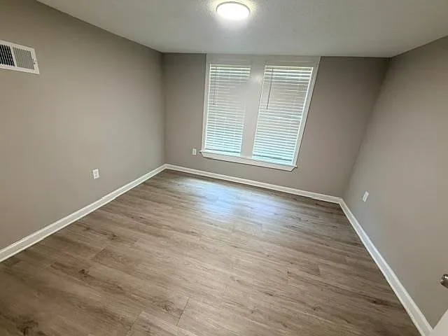 549 Josephine St — Photo 11