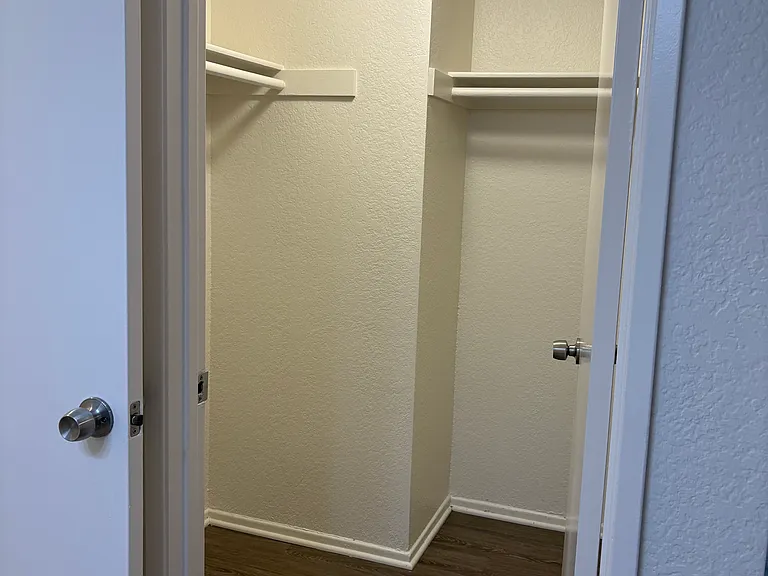 1321 Peckham St #8 — Photo 17