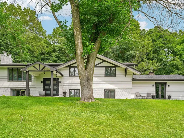 17046 Chiltern Hills Rd, Minnetonka, MN 55345