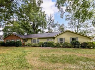5535 Lansing Dr, Charlotte, NC 28270