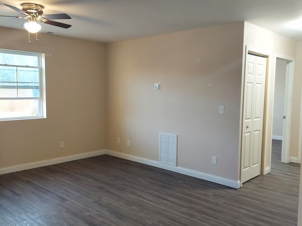 52 Westwood Dr #5