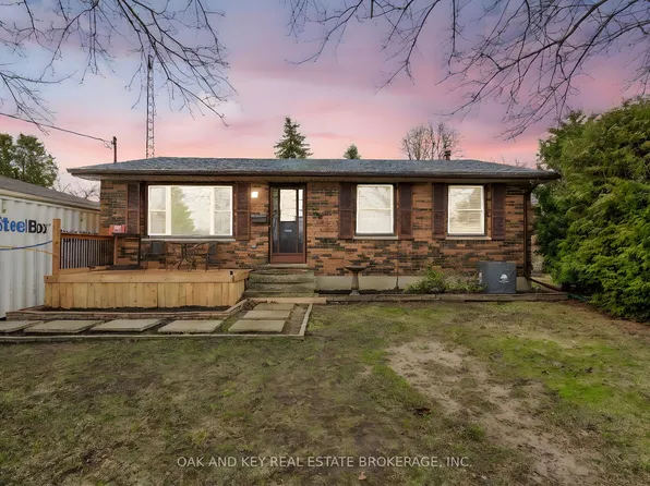 26 Sinclair Ave, Saint Thomas, ON N5R 3A8