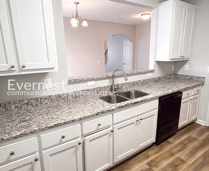 8631 Thomas Ln — Photo 3