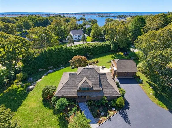 3 Rock Ridge Rd, Westerly, RI 02891