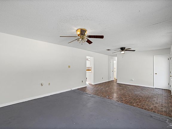 5th image of 7599 Woods Rd