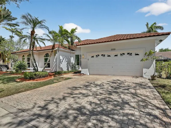 1583 NW 182nd Way, Pembroke Pines, FL 33029