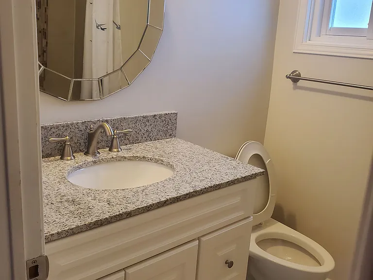104 Houseman Cres — Photo 20