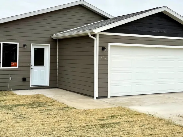 826 Heritage St, Belle Fourche, SD 57717