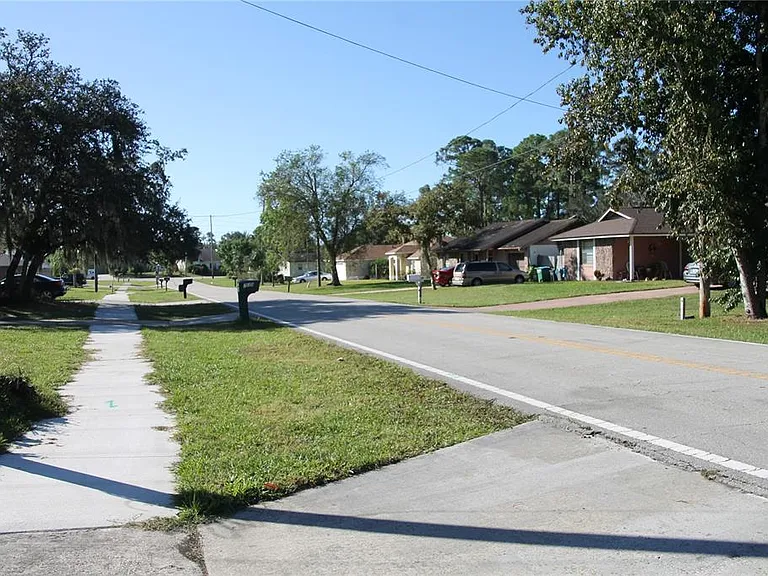 745 Whitewood Dr — Photo 17