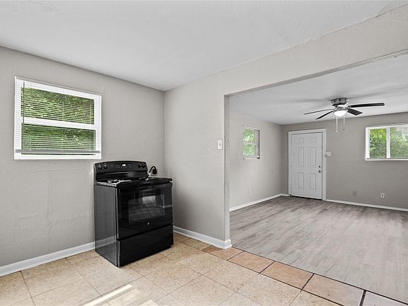 4th image of 2328 Boss St #A