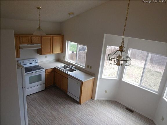 4th image of 2227 Pinyon Jay Dr