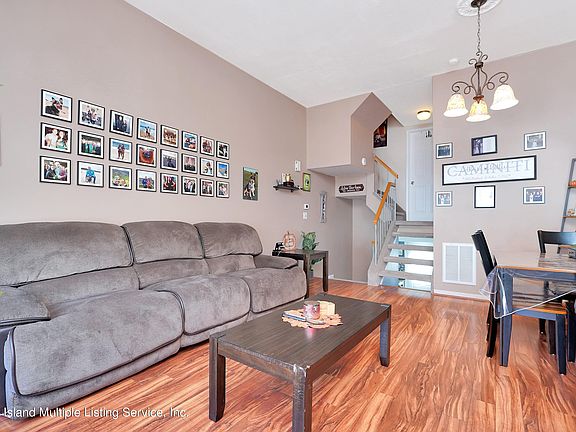 4th image of 41 Cranford Ct