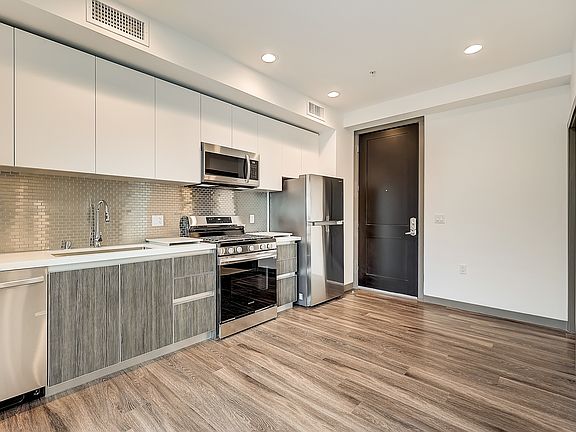 3rd image of 641 N Hobart Blvd #306