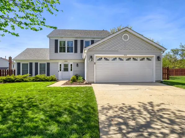 1310 N Darlington Cir, Hoffman Estates, IL 60169